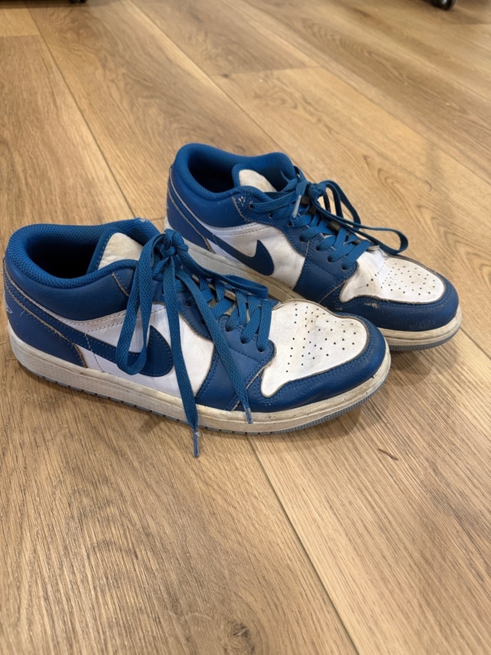 Men’s Nike Air Jordan 1 Low SE Sneakers in Industrial Blue Size 9